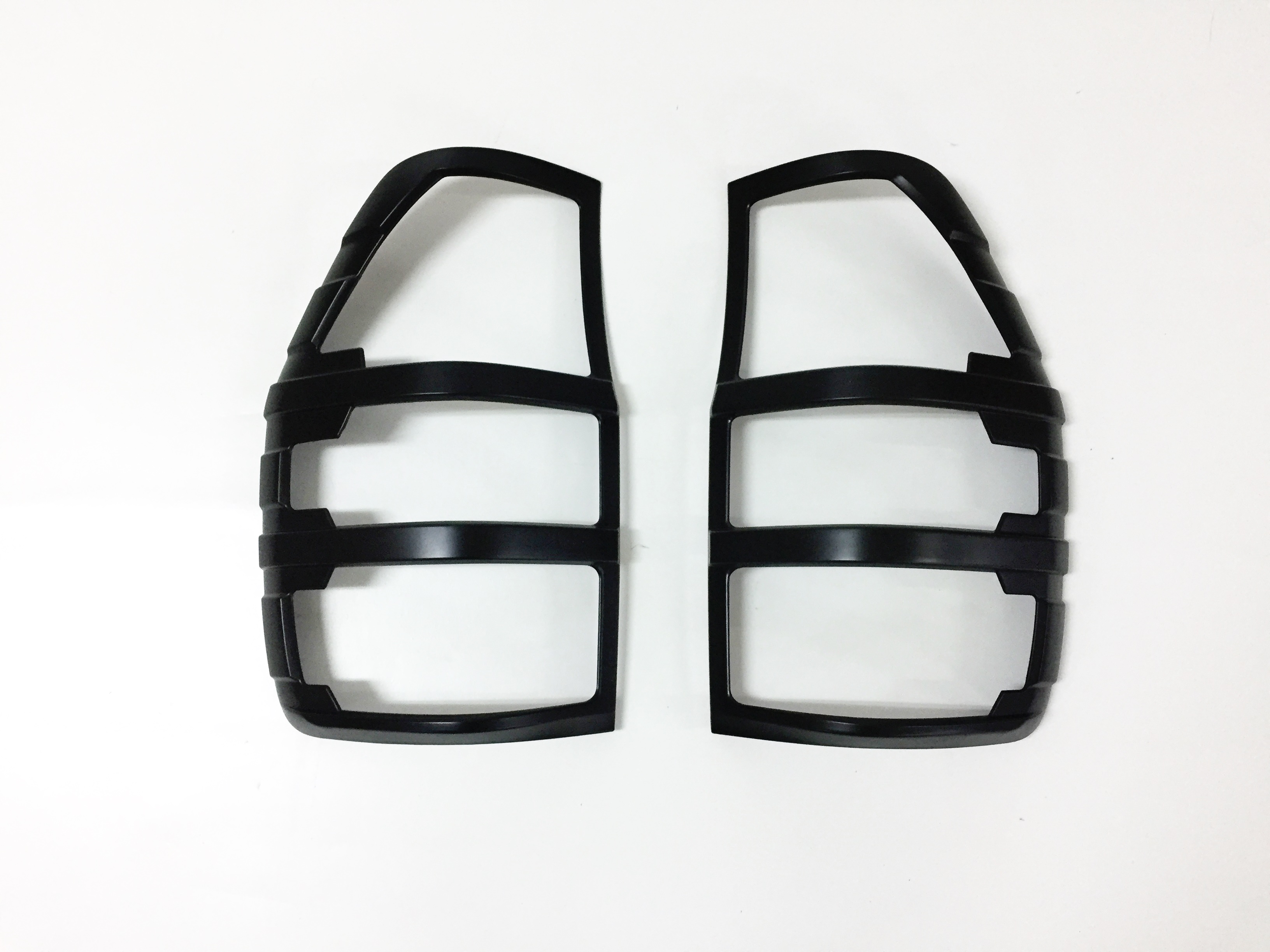 STOP ÇERÇEVE SETİ (SİYAH) FORD RANGER T6 2012-14 ? 